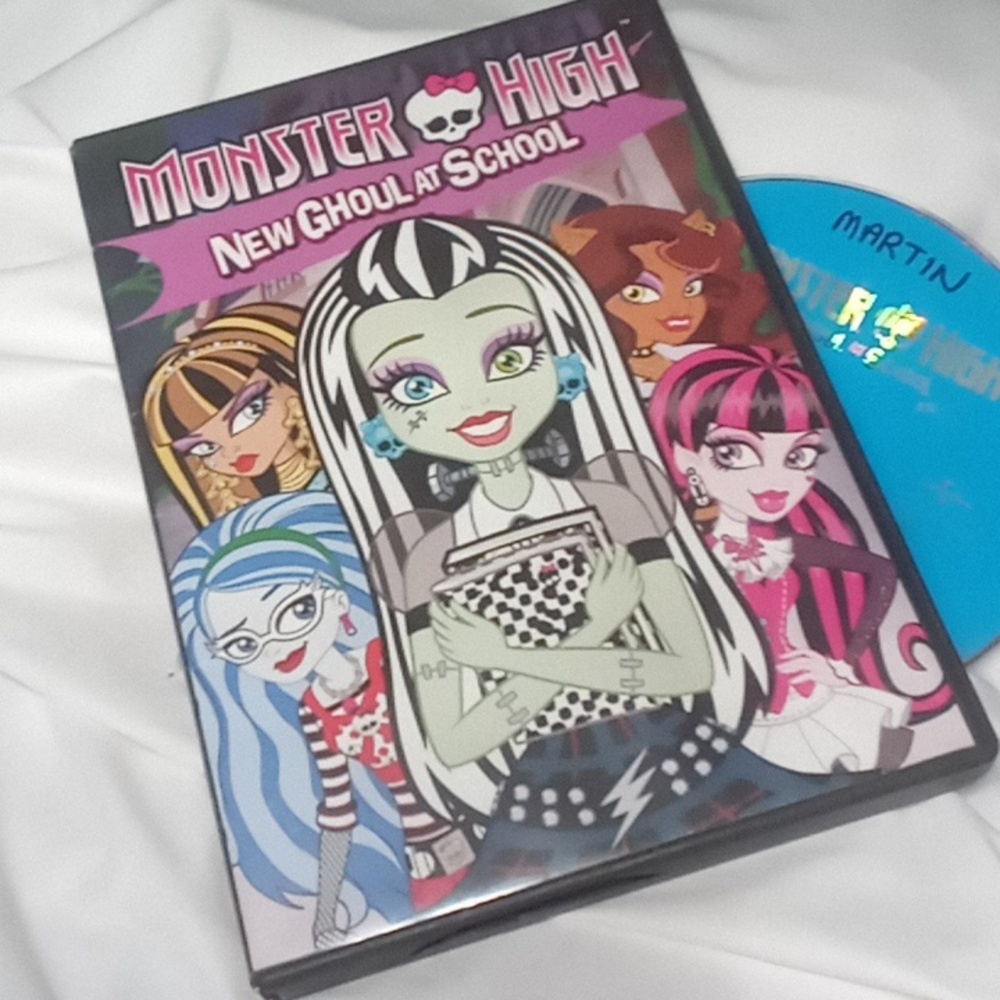 Monster High DVD New Ghoul at School 2014